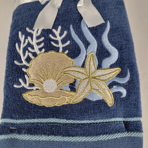 Set 2 Blue Bathroom Hand Towels Beach Embroidered Gold Starfish Shells Nautical - Picture 4 of 11